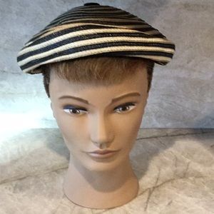 Vintage EUC Women’s Black and Cream Colored Fabric Hat